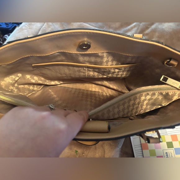 Tan shoulder bag - Picture 5 of 6